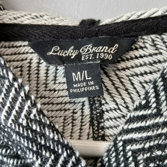 Lucky Brand hooded poncho size M/L black white herringbone pattern pockets - Picture 3 of 9